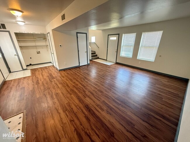 Building Photo - Modern Townhouse Living – 3 Beds, 2.5 Bath...