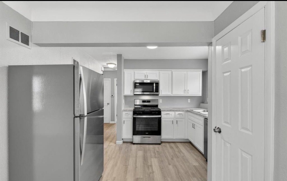 Building Photo - 8576 Kathlyn Dr