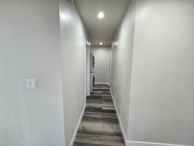 Building Photo - 5305 Santa Margarita St