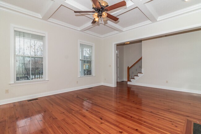 Building Photo - Lovely Riverwood Home