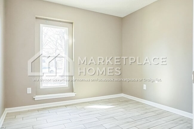 Building Photo - 5800 Laurie Dr