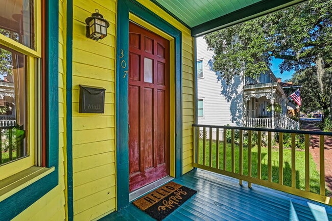 Building Photo - Design on Duffy