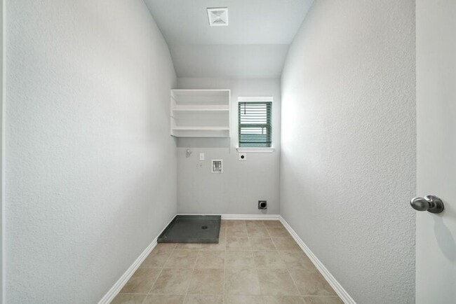 Building Photo - 1525 Spechts Rnch