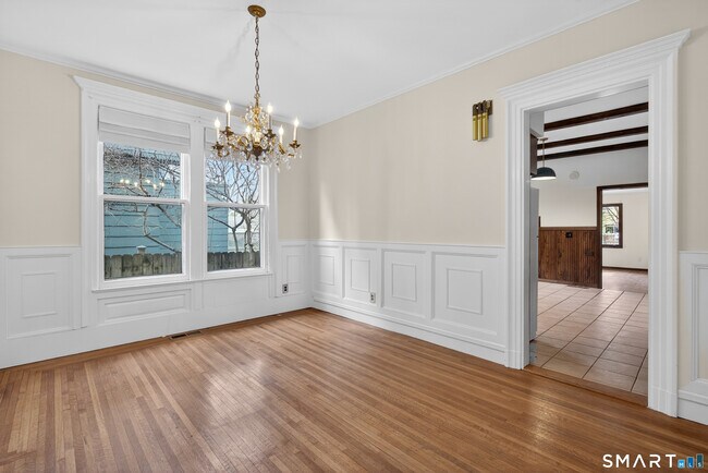 Building Photo - 339 Willow St