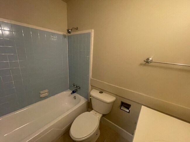 Building Photo - 504 Merrymont Dr
