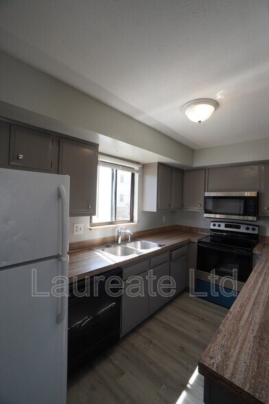 Building Photo - 9499 W 56th Pl