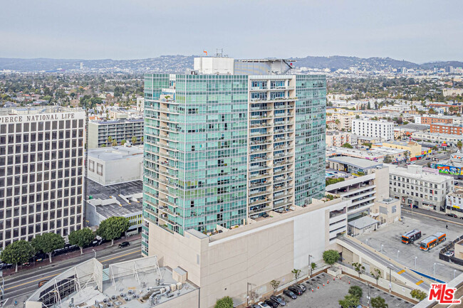 Building Photo - 3785 Wilshire Blvd