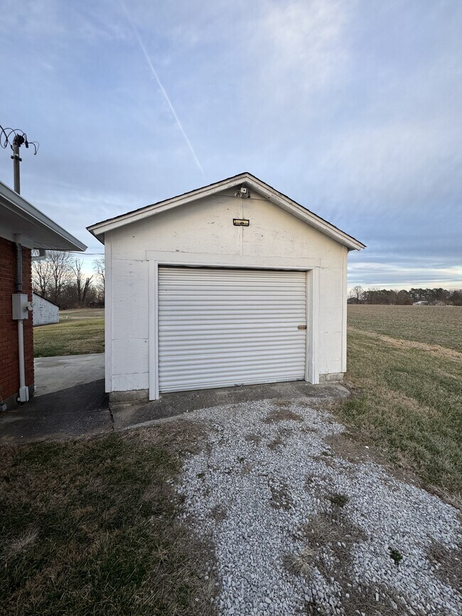 Building Photo - 111 Hartley Ln