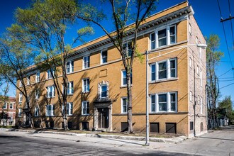 Building Photo - 7155 S Green St