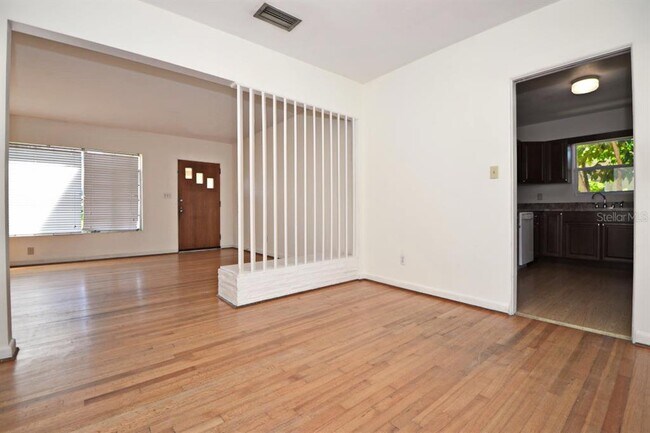 Building Photo - 1337 Cumbie St