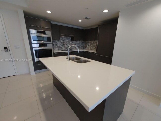 Building Photo - 7661 NW 107th Ave