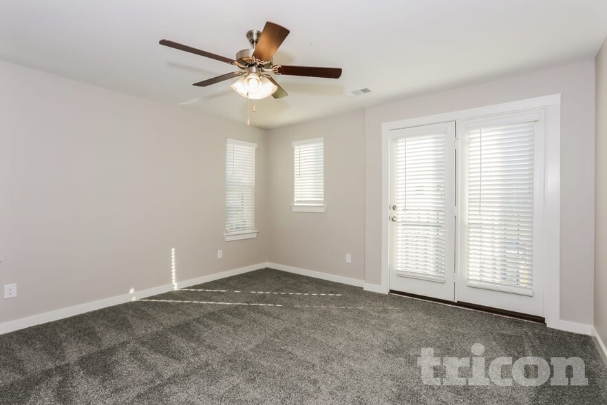 Building Photo - 4300 Stonybrook Rd