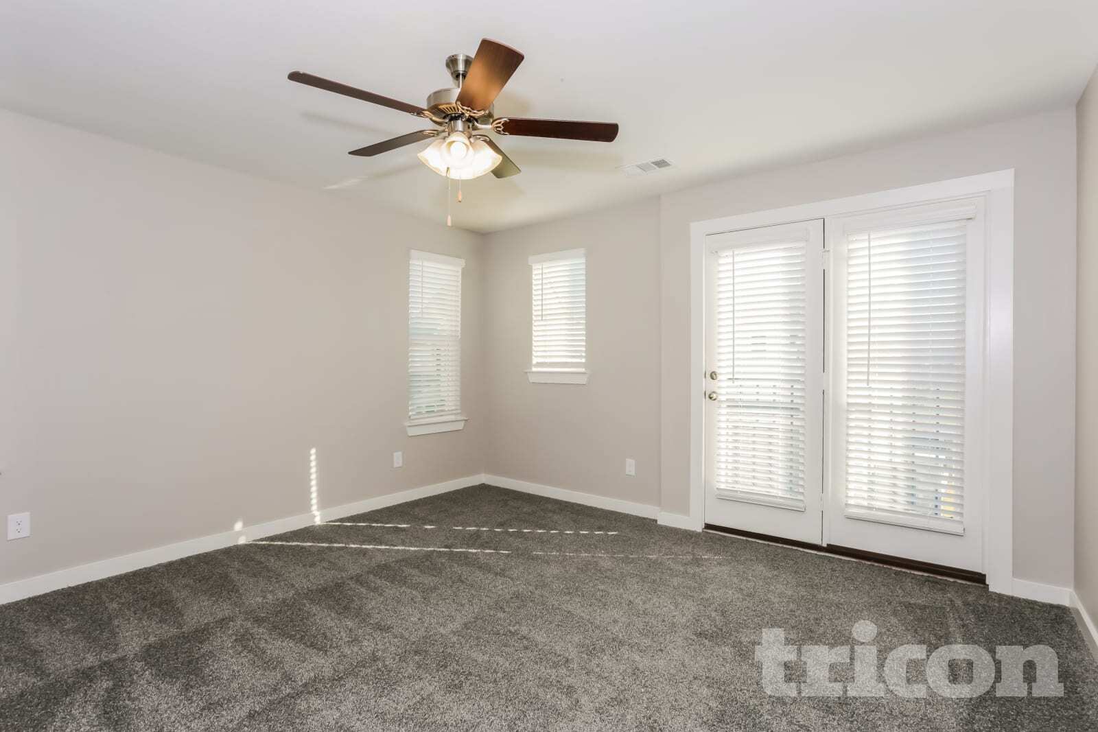 Building Photo - 714 LACEWING DR