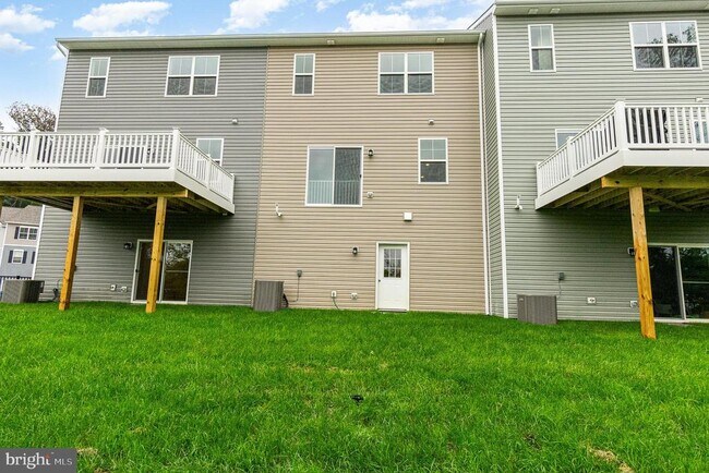 Building Photo - 606 Snapdragon Ct