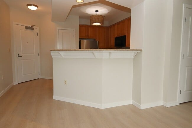 Building Photo - 175 Cottage St