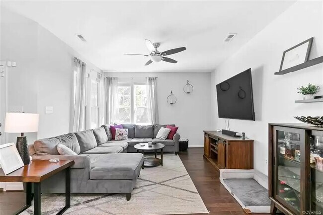 Building Photo - 8088 Bisbrooke Ct