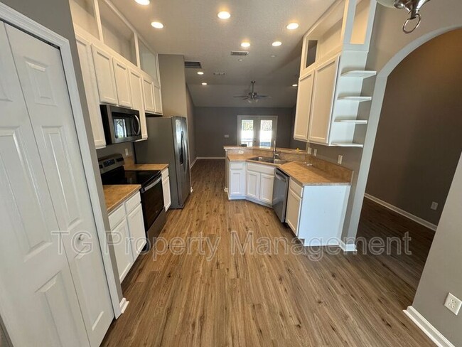 Building Photo - 86269 Venetian Ave