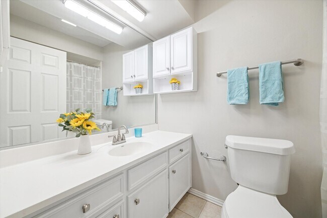 Building Photo - 12633 Memorial Dr