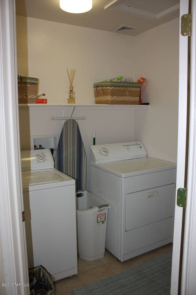 Building Photo - 12822 E Red Iron Trail