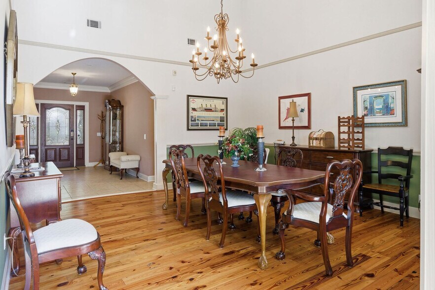 Building Photo - 36 Gloucester Rd