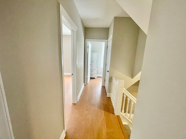 Building Photo - 4 bed 3.5 Bath- Sewickley