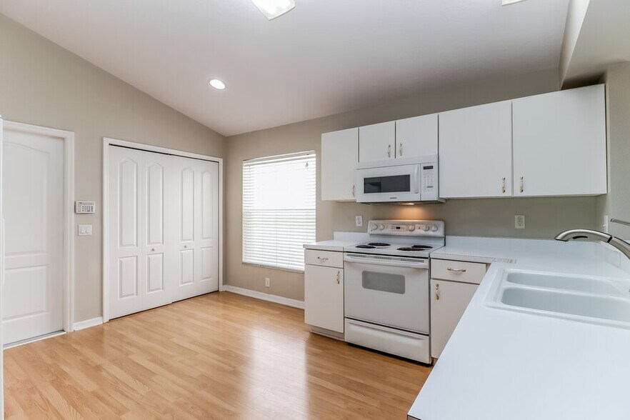 Building Photo - 9042 Egret Cove Cir