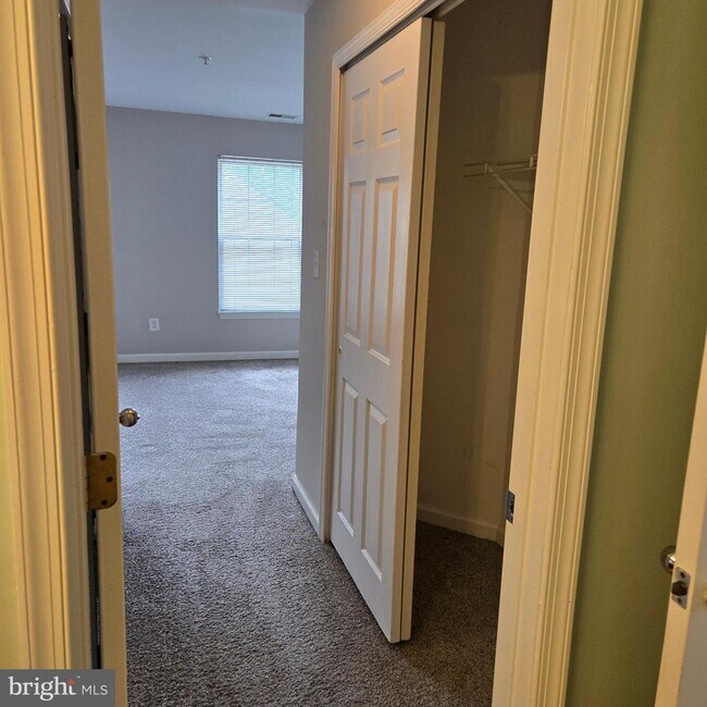 Building Photo - 5814 Wyndham Cir