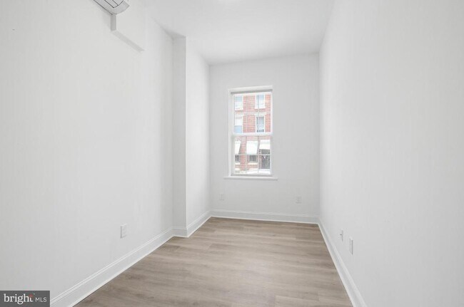 Building Photo - 2046 E Huntingdon St