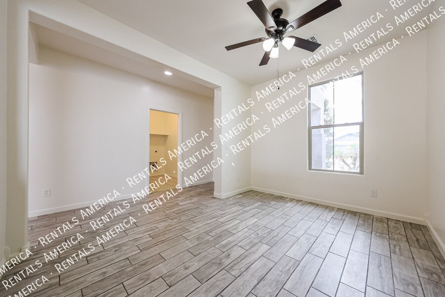 Building Photo - 9820 W Sanna St