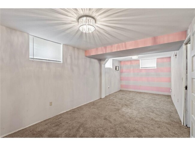 Building Photo - 2500 N Thomas Ave