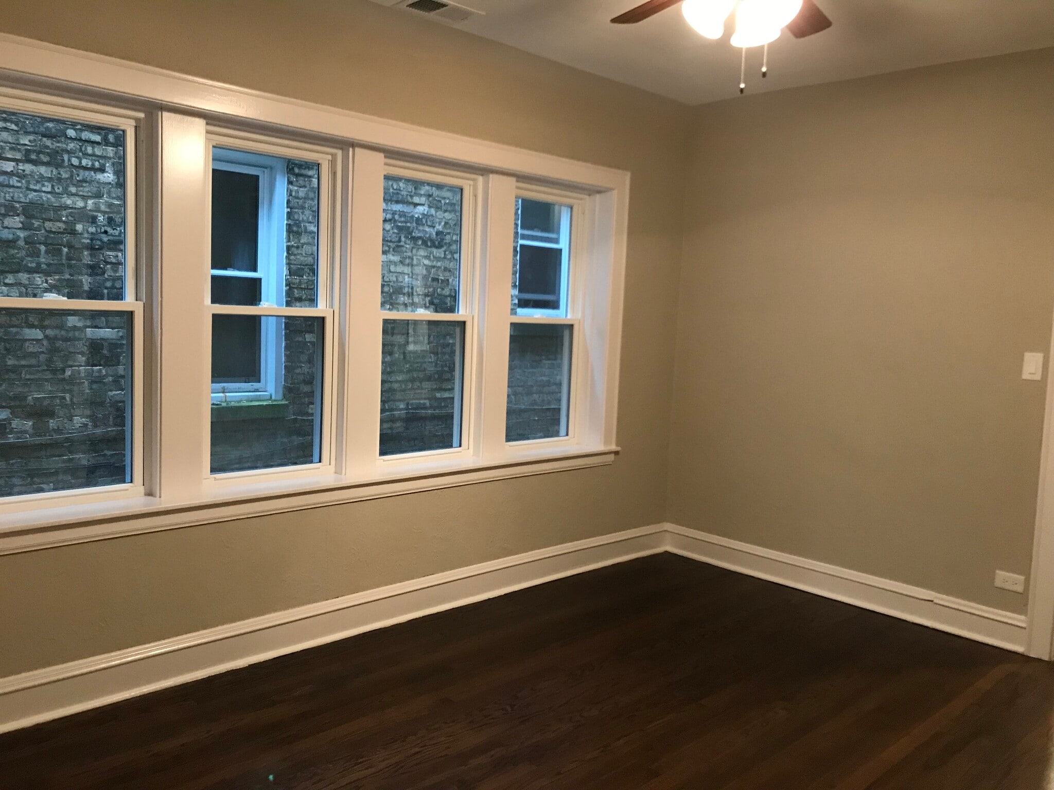 Building Photo - 5747 N Talman Ave