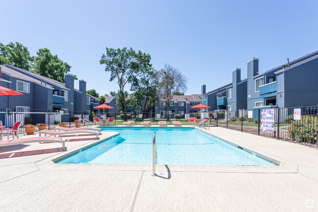 Building Photo - Sierra Ridge