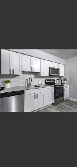 Building Photo - 1482 Meads Rd