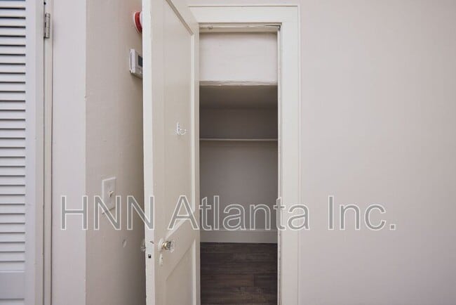 Building Photo - 433 N Highland Ave NE