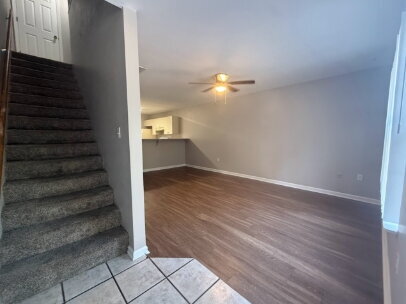 Building Photo - 2 Bedroom x 2.5 Bathroom NEWLY RENOVATED Apartment