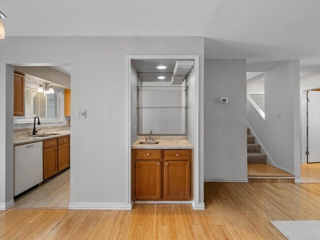 Building Photo - 18515 Egret Bay Blvd