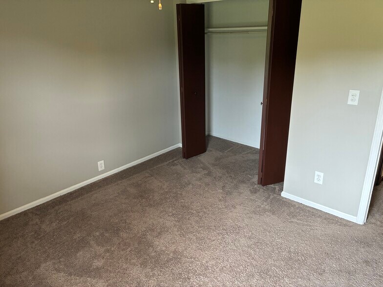 Building Photo - 12208 Shiloh Dr