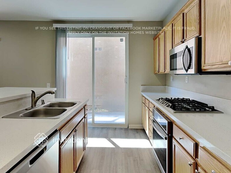 Building Photo - 1890 Lobo