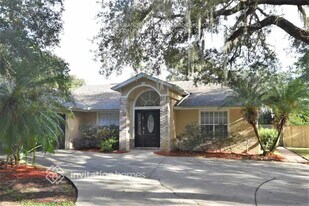Building Photo - 15803 Oak Glen Way