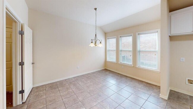Building Photo - 2816 Mission Tejas Dr