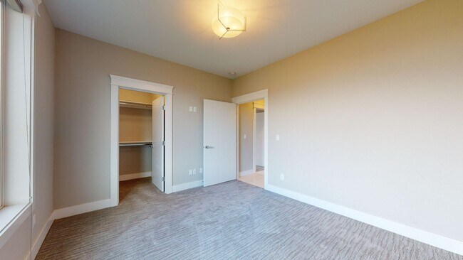 Building Photo - 4 Bedroom, 3 Bath Home in Richland