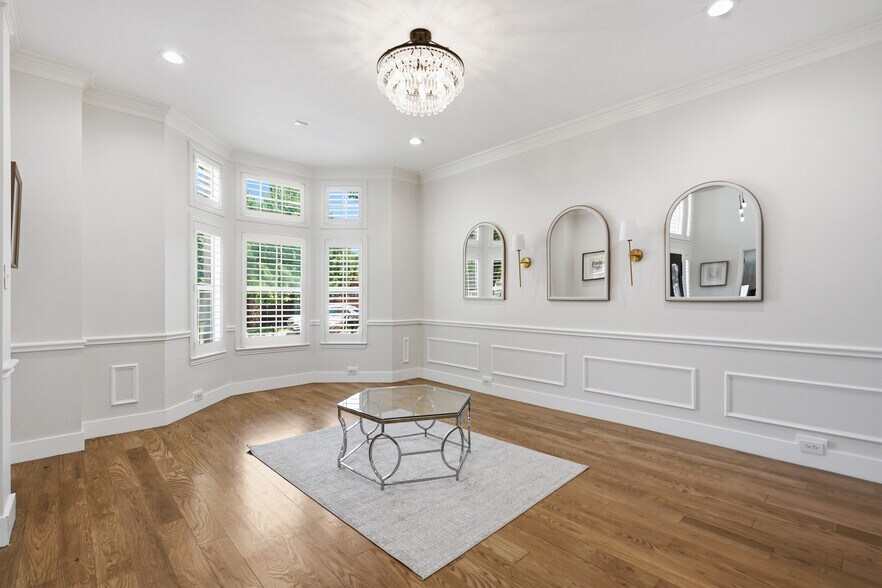 Building Photo - 5315 Cree Dr