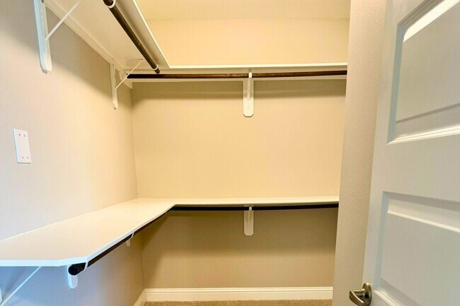 Building Photo - 4010 Southall Pl