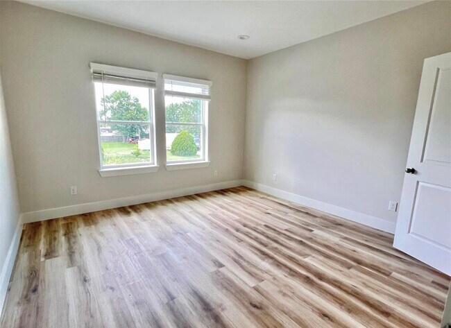 Building Photo - 9905 Excaliburs Ct