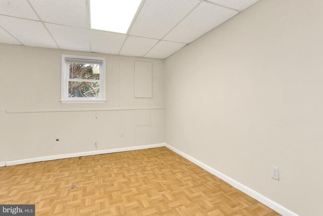 Building Photo - 2032 Greenwich St