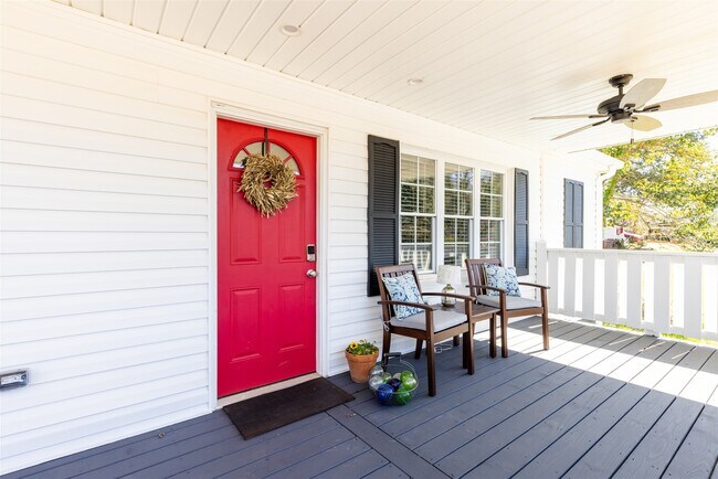 Building Photo - 9 Brookview Cir