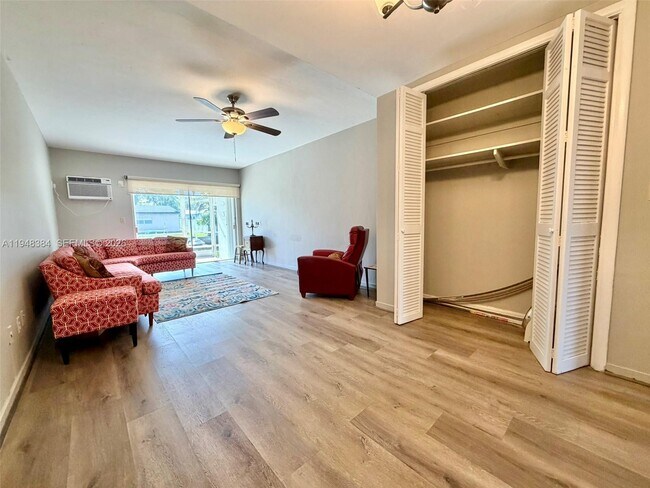 Building Photo - 13105 Ixora Ct