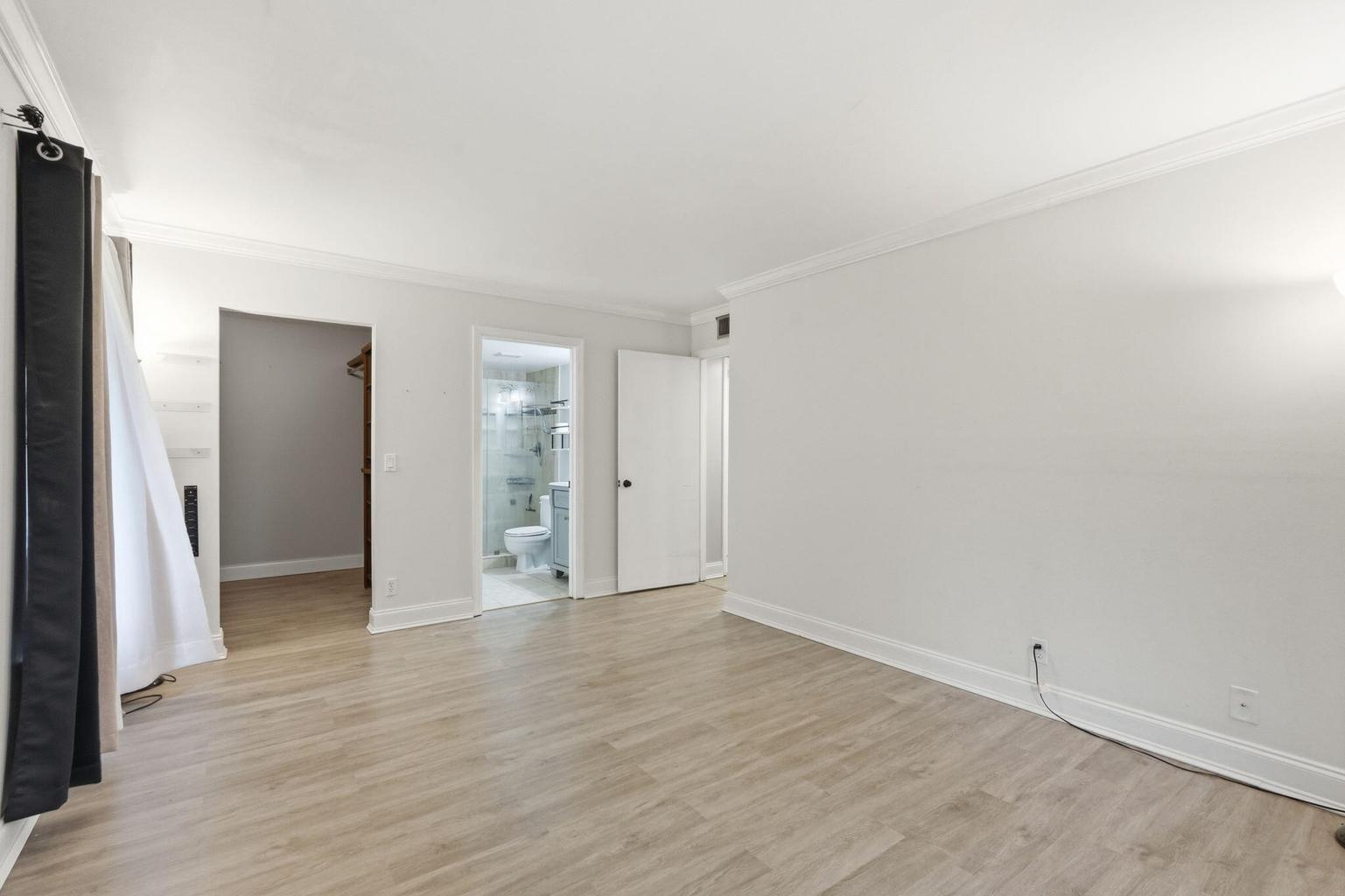 Building Photo - 1104 Green Pine Blvd
