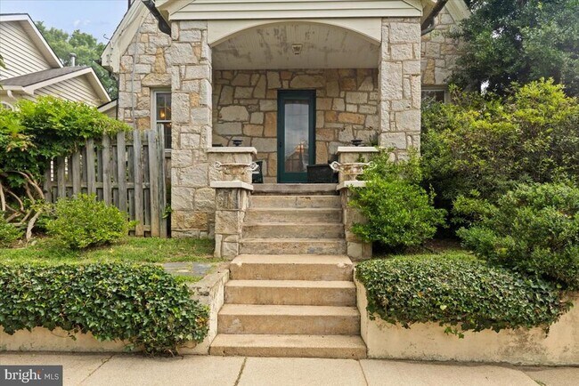 Building Photo - 1500 Augustine Ave
