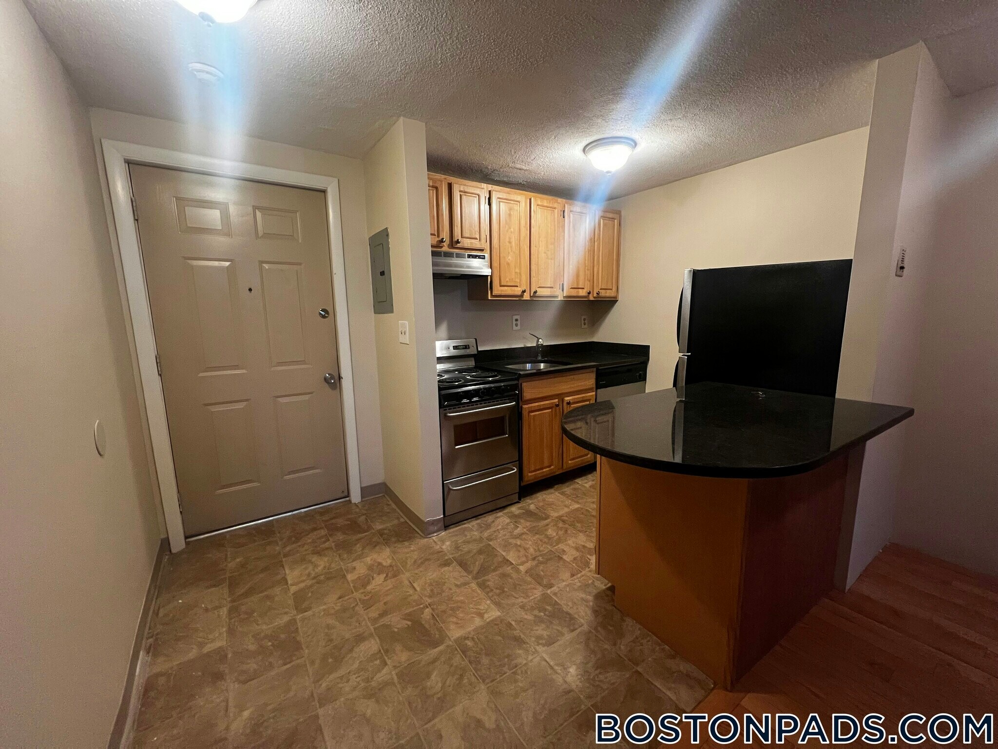 Building Photo - 385 Dorchester St